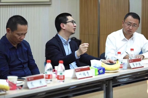 湖南師范大學美術學院院長李少波發言.jpg 湖南師范大學美術學院院長李少波發言.jpg